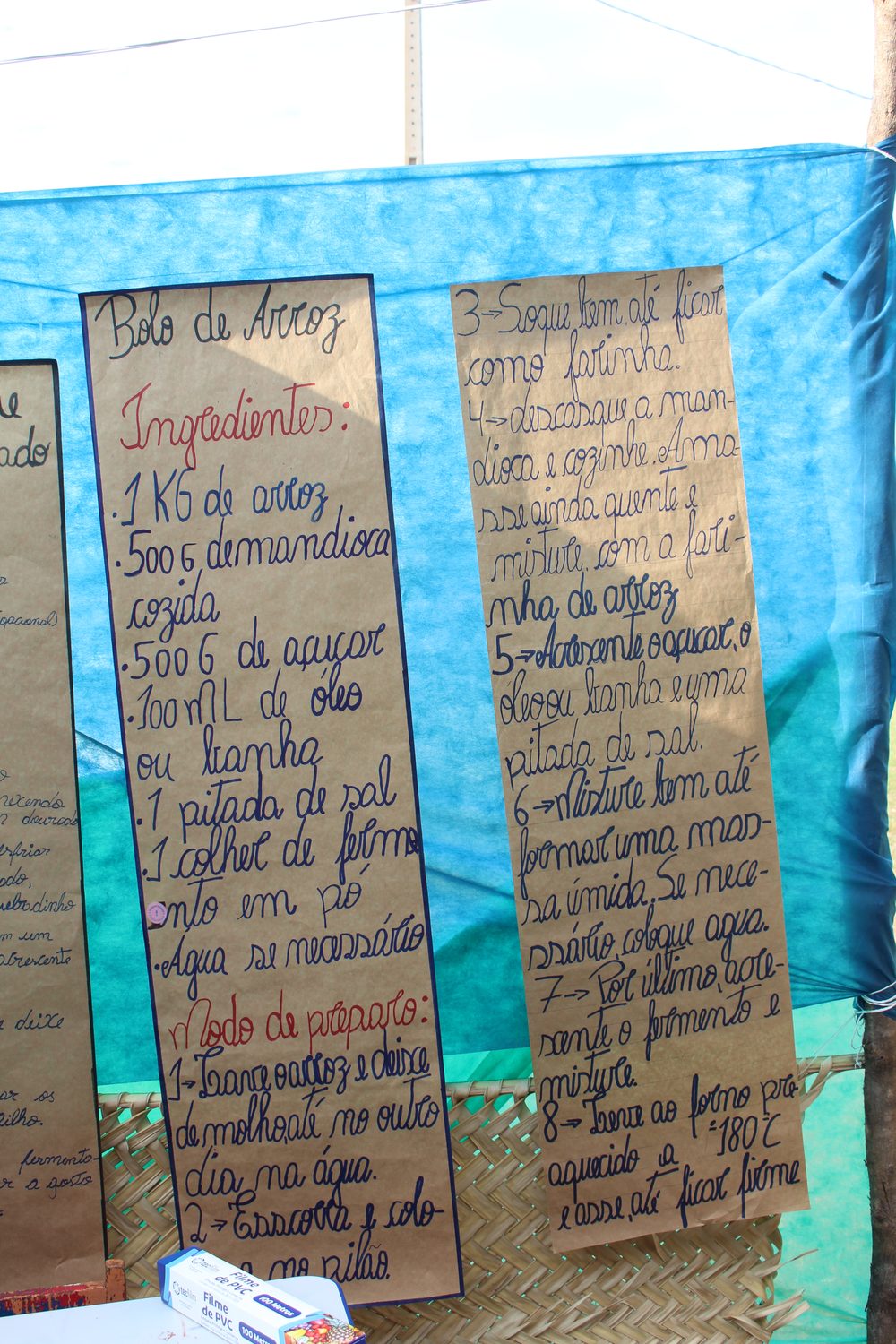 Receita do bolo de arroz escrita em papel pardo