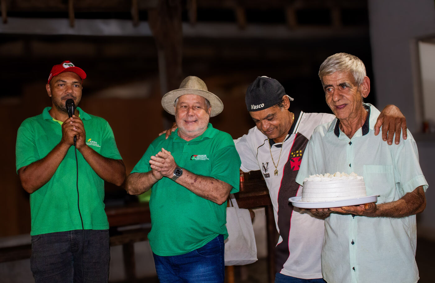 Fala de encerramento durante a confraternização da feira