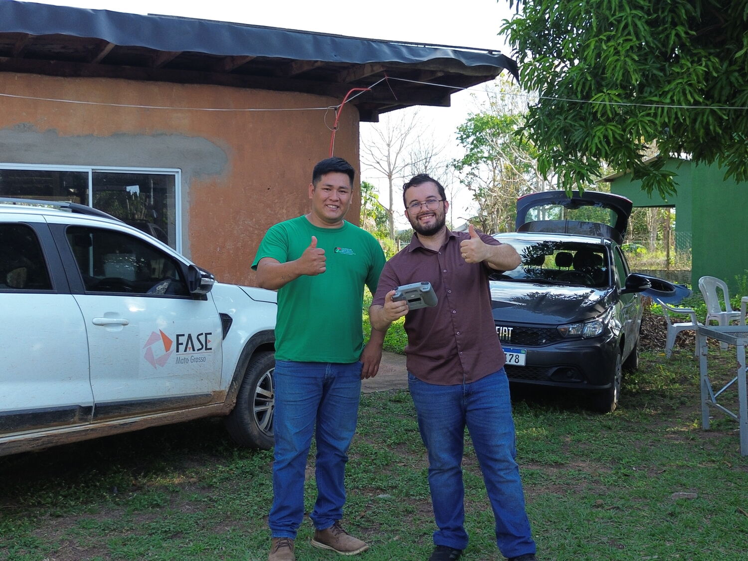 Equipe do CTA e da FASE chegando ao assentamento para a feira